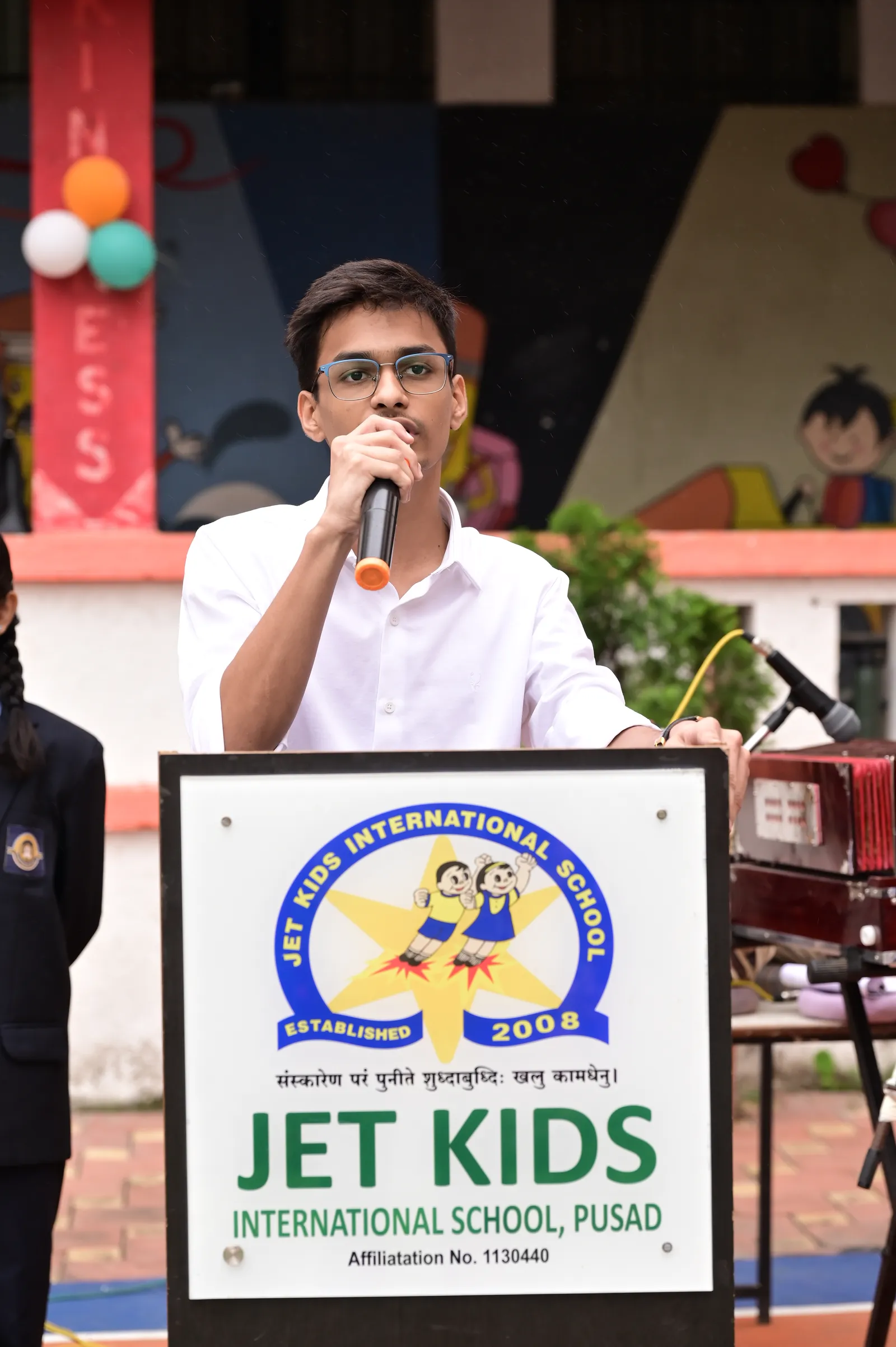10th Topper Naithik Nilesh Bhandari giving his speech